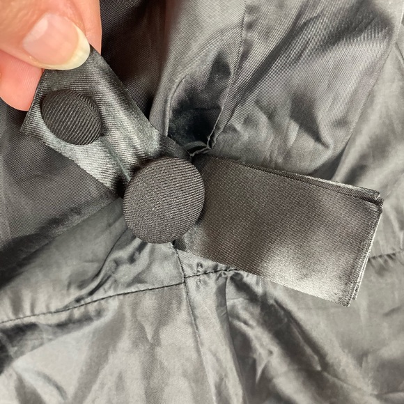 H&M Black 3 Button Fitted Blazer Size 4 - Picture 4 of 5